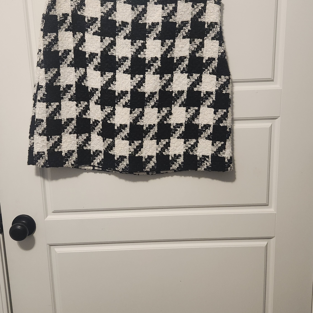 LOFT Black and White Houndstooth Mini Skirt